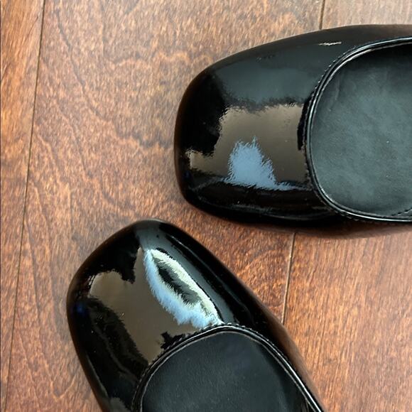 Marc Fisher LTD Nessily Mary Jane Pumps, Black Patent Leather, Size 8 - Picture 5 of 16